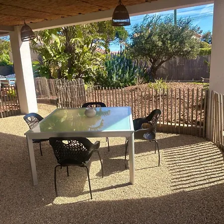 Villa Avec 200M De Jardin Prive La Sablhyeres Ferienhaus Hyères