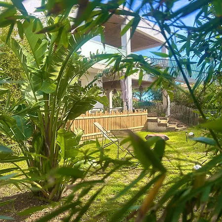 Ferienhaus Villa Avec 200M De Jardin Prive La Sablhyeres Hyères