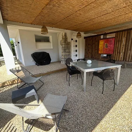 Avec 200m De Jardin Prive La Sablhyeres