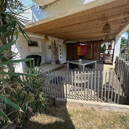 Vakantiehuis Avec 200m De Jardin Prive La Sablhyeres Hyères